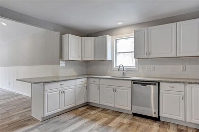 907 W Owing St, Denison, TX 75020 - photo 6