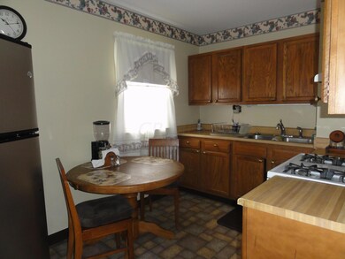 Eat In Kitchen