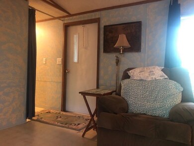 entry off screen porch