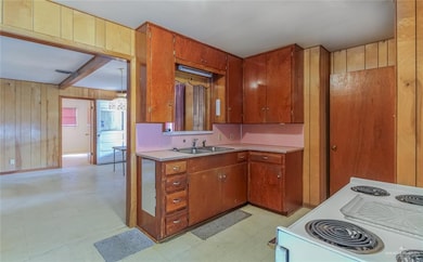 1602 N Fowler St, Beeville, TX 78102 - photo 7