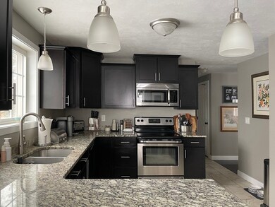 19 Downy Cir, Fitchburg, MA 01420 - photo 5