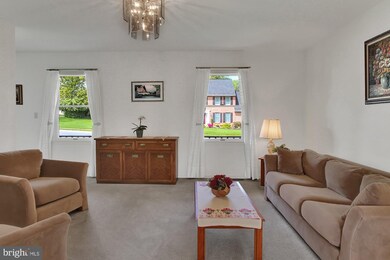 305 Bard Ave, Reading, PA 19608 - photo 6