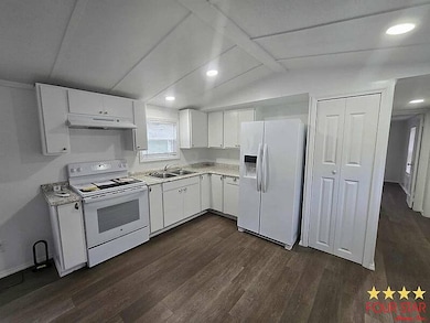 28313 U S 27 unit 55, Leesburg, FL 34748 - photo 3