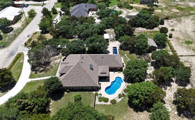 211 Trailwood Dr, Weatherford, TX 76085 - photo 3