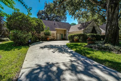 10215 Chevy Chase Dr, Houston, TX 77042 - photo 2