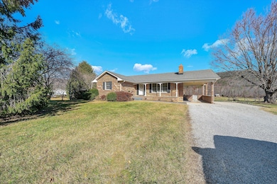 3469 Bradshaw Rd, Salem, VA 24153 - photo 2