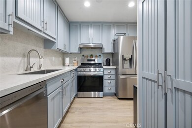 27114 Hidaway Ave unit 3, Canyon Country, CA 91351 - photo 5