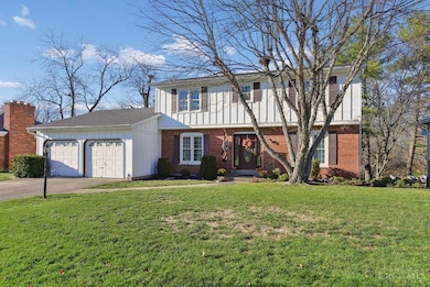 4252 Runningfawn Dr, Cincinnati, OH 45247 - photo 2