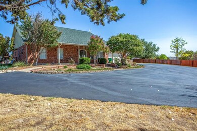 2208 Tanton Sound Ct, Granbury, TX 76049 - photo 6