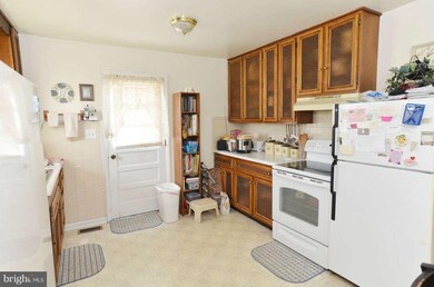 203 Apple Tree Dr, Ranson, WV 25438 - photo 5