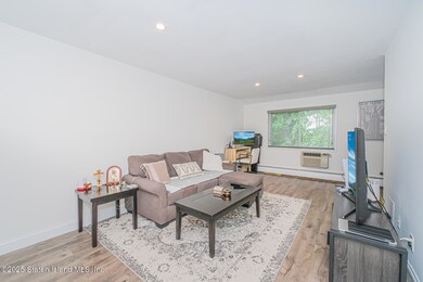 1300 Rockland Ave unit 2C, Staten Island, NY 10314 - photo 4