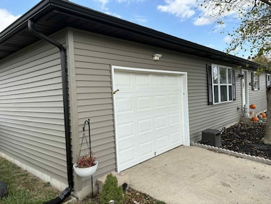 103 Redbud Cir, Jackson Center, OH 45334 - photo 3