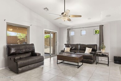 8-web-or-mls-1307-w-diamond-ave