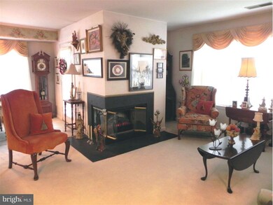 14 Fallen Tree Ct unit D, Halethorpe, MD 21227 - photo 3