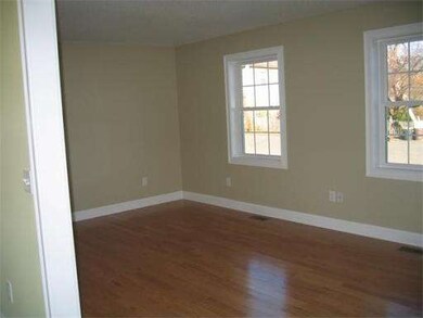 31 Thomas St, Chicopee, MA 01013 - photo 6