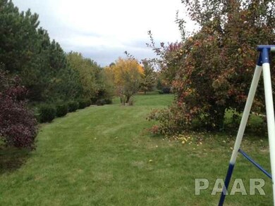 5327 N Castleberry Dr, Peoria, IL 61615 - photo 7