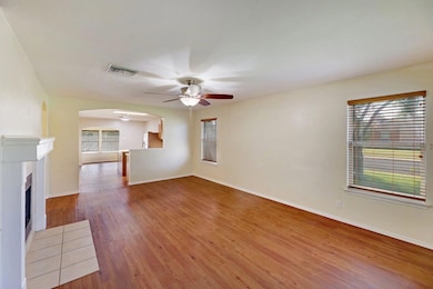 301 Nicole Way, Bastrop, TX 78602 - photo 4