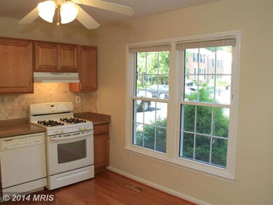 2417 Alsop Ct, Reston, VA 20191 - photo 3