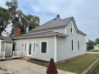 102 Walnut St, Floris, IA 52560 - photo 4