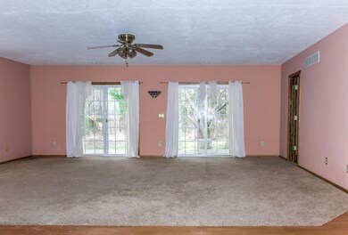 3375 Briggs Livingroom
