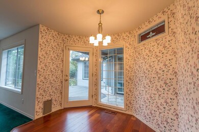 2406 Meadow Creek Dr, Medford, OR 97504 - photo 6