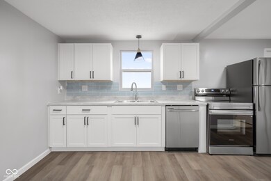 411 Jewell St, Columbus, IN 47203 - photo 6