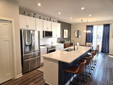 2234 Gateway Curve N, Saint Paul, MN 55109 - photo 4