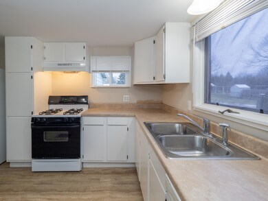 10616 Oakland Dr, Portage, MI 49024 - photo 6