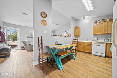 747 High Point Way unit 22, Knoxville, TN 37912 - photo 7