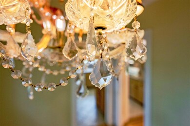 Breakfast room chandelier
