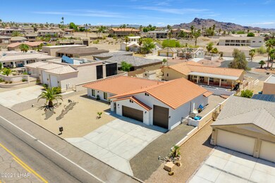 2430 Jamaica Blvd S big garage