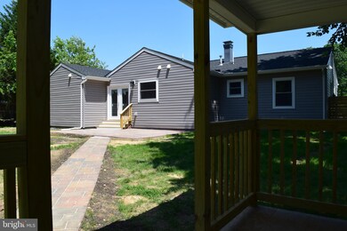 6722 Amlong Ave, Alexandria, VA 22306 - photo 4