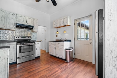 19 Court St unit 2, Woburn, MA 01801 - photo 4