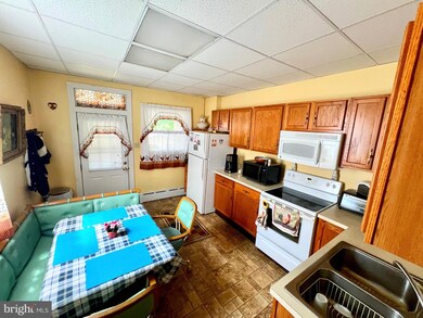 611 Pine St, Saint Clair, PA 17970 - photo 6