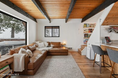 005_High End Furnishings Throughout
