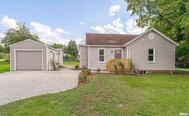 102 Oscar St, Lincoln, IL 62656 - photo 2