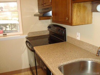 253 Spring St unit B, Bethlehem, PA 18018 - photo 3