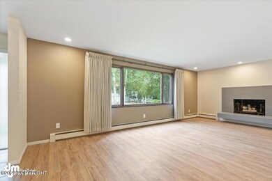 06-Formal Living Room_KC_00270