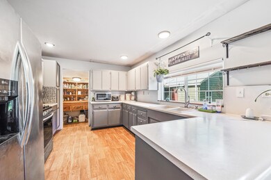 7558 Maple Ln, Central Point, OR 97502 - photo 7