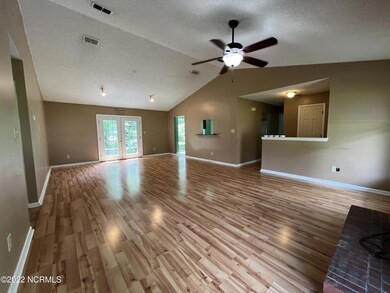 104 Coachman Ct, Jacksonville, NC 28546 - photo 3