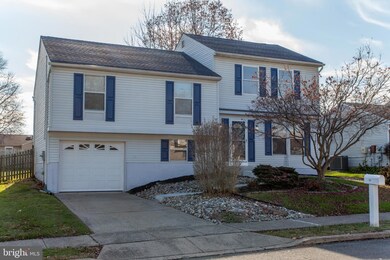 136 Penns Grant Dr, Morrisville, PA 19067 - photo 5