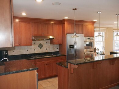 18 Robin St, West Roxbury, MA 02132 - photo 3