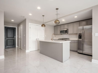 006_ W Broad St Unit 2701 009