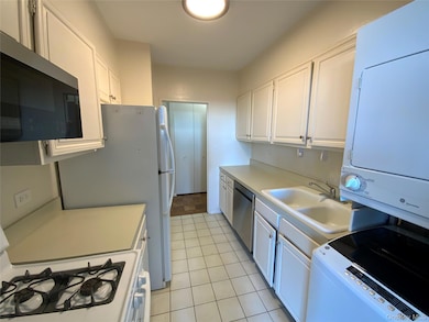 North Shore Towers unit 16S, Floral Park, NY 11005 - photo 6