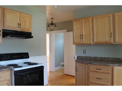 27 Gates St, Keene, NH 03431 - photo 3