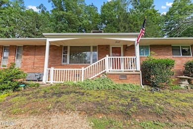 720 Holly Ave, Erwin, TN 37650 - photo 2