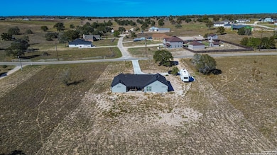 732 Lake Valley Dr, La_vernia, TX 78121 - photo 5