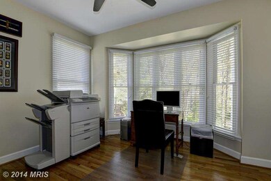 7605 Seabrook Ln, Springfield, VA 22153 - photo 4