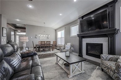 1214 Cothran Ct, Raymore, MO 64083 - photo 5