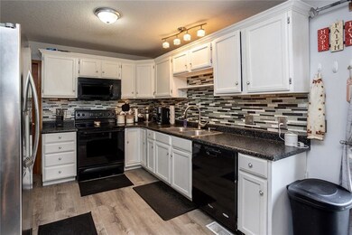 1909 9th St, Des Moines, IA 50314 - photo 4